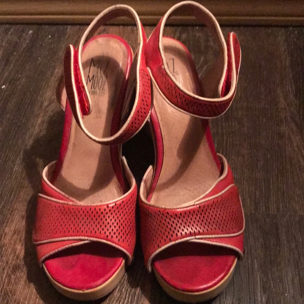 🔘 GUC - Miz Mooz New York City - size 8